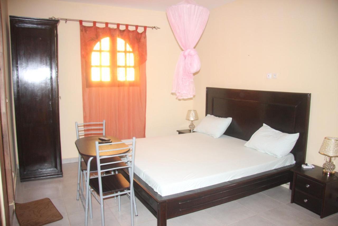 Apartmán Chez Mimi Toubab Dialaw Exteriér fotografie